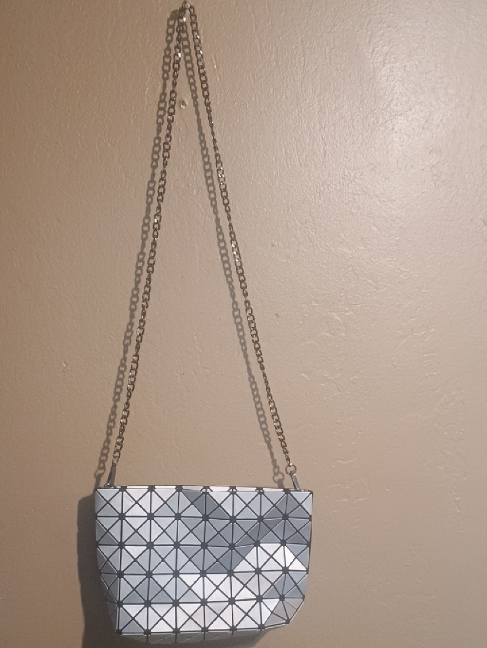 Geometric Panel Chain Crossbody Bag - White & Silver